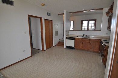 KITCHEN WITH EAT IN AREA