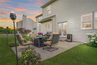 12194 Castlestone Dr, Fishers, IN 46037 - photo 4