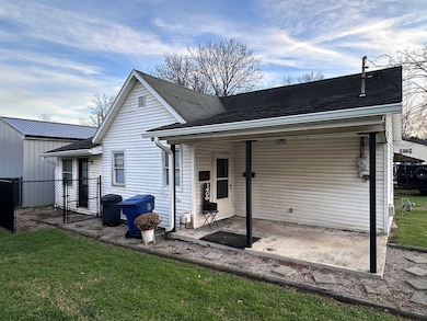 1406 S Connecticut Ave, Wellston, OH 45692 - photo 2