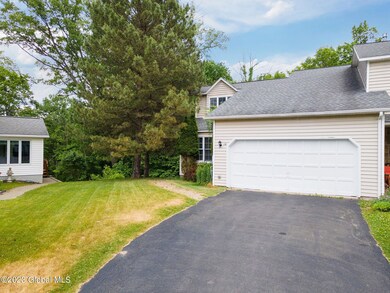 14 Deerwood Ct, Albany, NY 12208 - photo 2