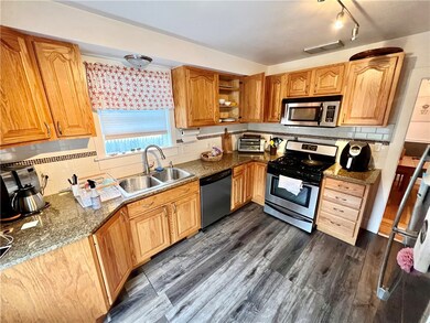 7 Watson St, Newport, RI 02840 - photo 3