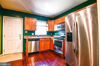 324 W 29th St, Baltimore, MD 21211 - photo 7