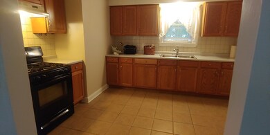 35 McGee St unit 1, Fall River, MA 02721 - photo 2