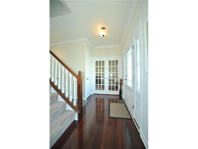 Entry/Foyer.