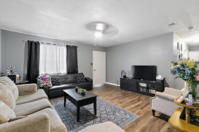 808 Moore St, Nacogdoches, TX 75961 - photo 3