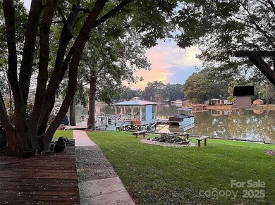 5565 Riverfront Rd, Clover, SC 29710 - photo 4