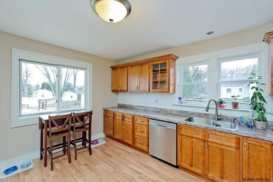 23 Knickerbocker Rd, Schenectady, NY 12302 - photo 3