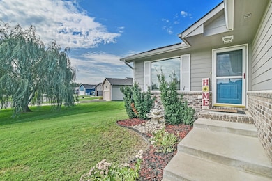 2103 W Schoolhouse St, Haysville, KS 67060 - photo 4