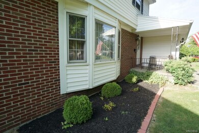 54 Dale Dr, North Tonawanda, NY 14120 - photo 4