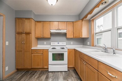 826 D Ave NW, Cedar Rapids, IA 52405 - photo 7