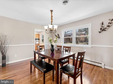 2108 Liberty Lake Dr, Sykesville, MD 21784 - photo 6