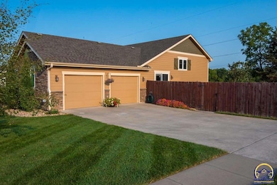 3604 SW 41st St, Topeka, KS 66610 - photo 3