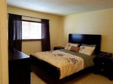 411 N Halifax