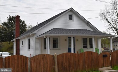 233 N Lynchburg St, Chestertown, MD 21620 - photo 2