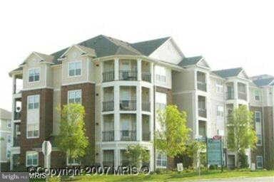 12917 Centre Park Cir unit 215, Herndon, VA 20171 - photo 2