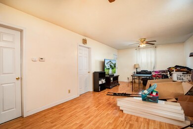 1211 W Calhoun-12