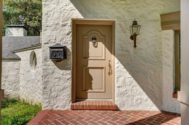 2240 E Fritts Ln-6