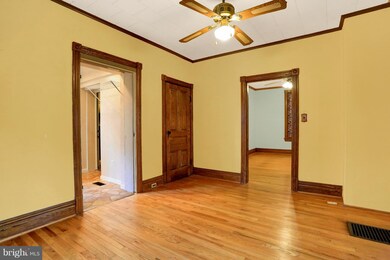 24 W 4th St, Waynesboro, PA 17268 - photo 5