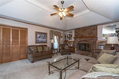 1210 N Jeter Rd, Raymore, MO 64083 - photo 5