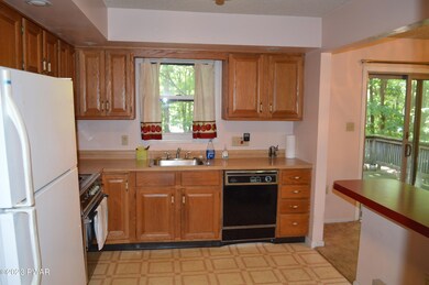 34 Cobblewood Dr unit 1, Mount Pocono, PA 18344 - photo 2
