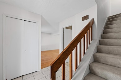 2113 Sunview Dr, Champaign, IL 61821 - photo 5