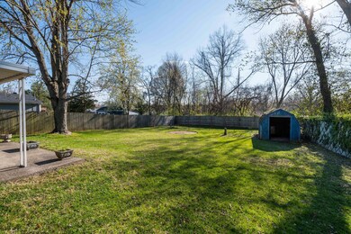 8017 Grenelle Dr, Louisville, KY 40228 - photo 4