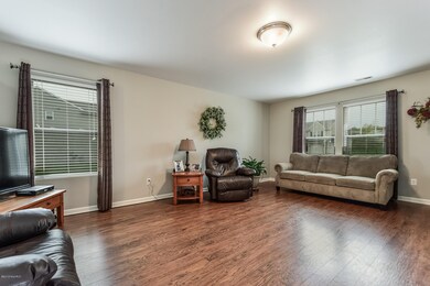 004-Living_Room-5734161-medium