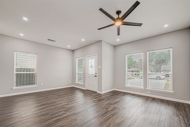 7234 Saint Augustine St unit A, Houston, TX 77021 - photo 4