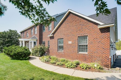 has walking path wrapping around to the