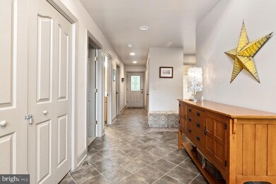 403 Devils Knob Loop, Roseland, VA 22967 - photo 4