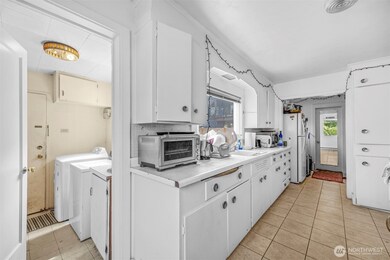 615 E Myrtle St, Bellingham, WA 98225 - photo 4