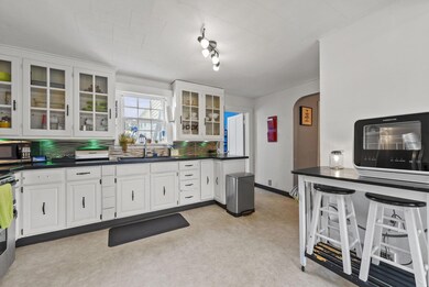 15-web-or-mls-1307 Lucas St-15