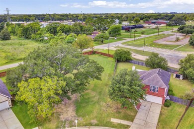 1479 Allison St, Alvin, TX 77511 - photo 4