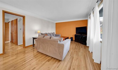 15560 Charles R Ave, Eastpointe, MI 48021 - photo 6