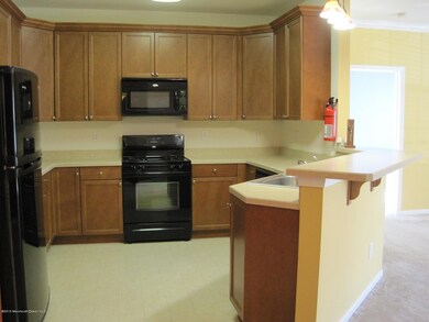 313 Mill Pond Way unit 313, Eatontown, NJ 07724 - photo 3