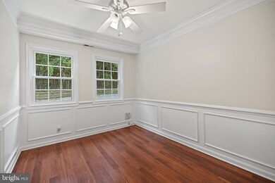 10460 Parthenon Ct, Bethesda, MD 20817 - photo 7
