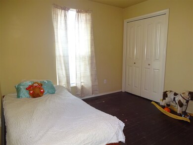 2404 Monterrey Ave, Laredo, TX 78040 - photo 6