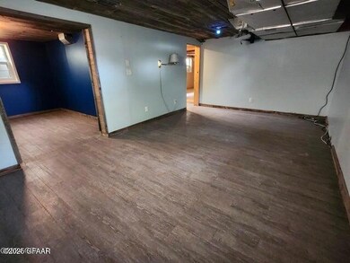 1517 Cottonwood St, Grand Forks, ND 58201 - photo 5