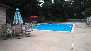 26A Croft Ct, Staten Island, NY 10306 - photo 3