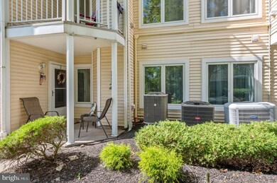 112 Pamela Ct unit 603, Levittown, PA 19057 - photo 4