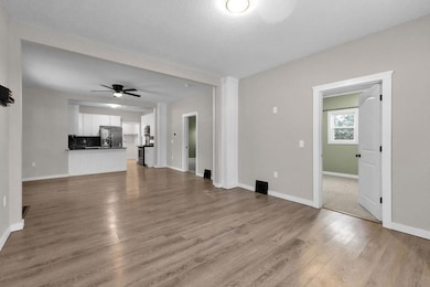 2924 Felix St, Saint Joseph, MO 64501 - photo 2