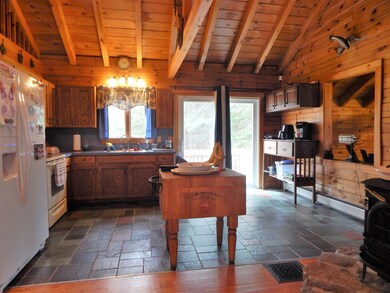 Another shot of this open kitchen!