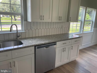 77 Appletree Dr, Levittown, PA 19055 - photo 3