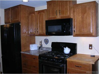 753 Deerfield Dr, North Tonawanda, NY 14120 - photo 4