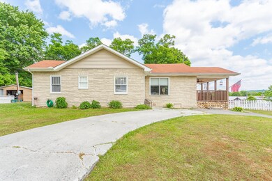 219 Oak St, Tunnel Hill, GA 30755 - photo 2