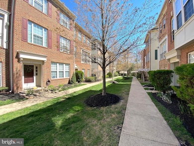 2374 Huntington Station Ct, Alexandria, VA 22303 - photo 4