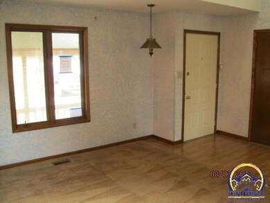 3524 SW Eveningside Dr, Topeka, KS 66614 - photo 6