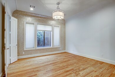 DINING ROOM - (14 x 14) Same room without furniture.