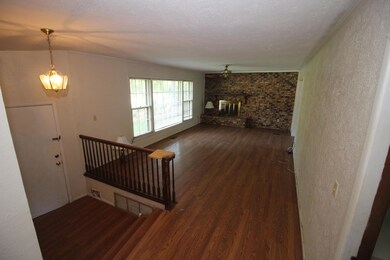 704 Cherry Ln, Laurel, MS 39440 - photo 2