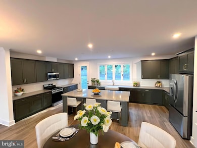 9424 Dandelion Dr, Lorton, VA 22079 - photo 2